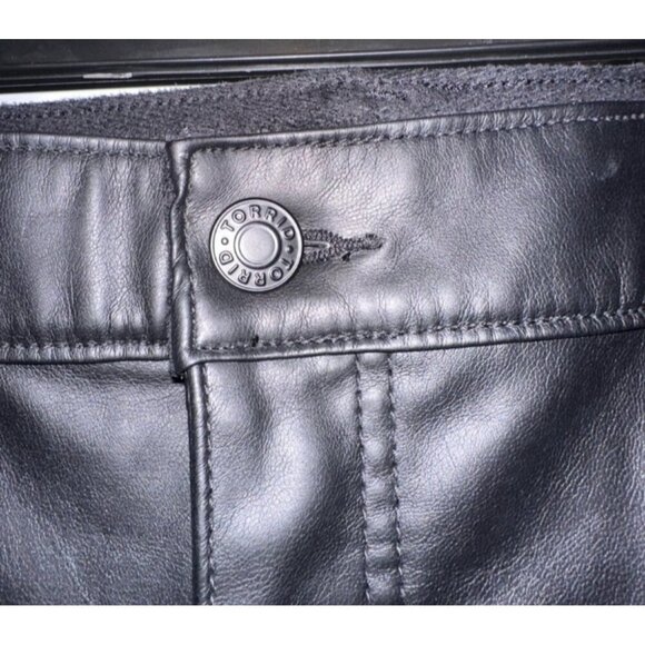 Torrid Womens Black Faux Leather Pants Size 18 Regular - Picture 6 of 12